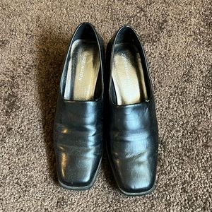 Covington Woman’s Slip on heels black